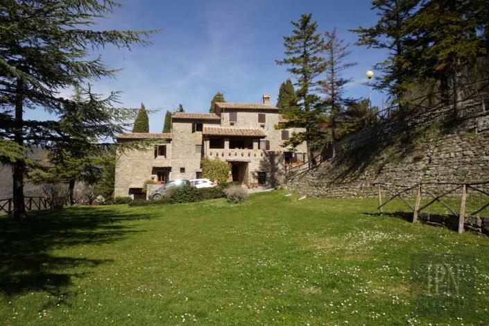 Image No.18-7 Bed Farmhouse for sale