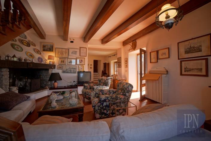 Image No.22-7 Bed Farmhouse for sale