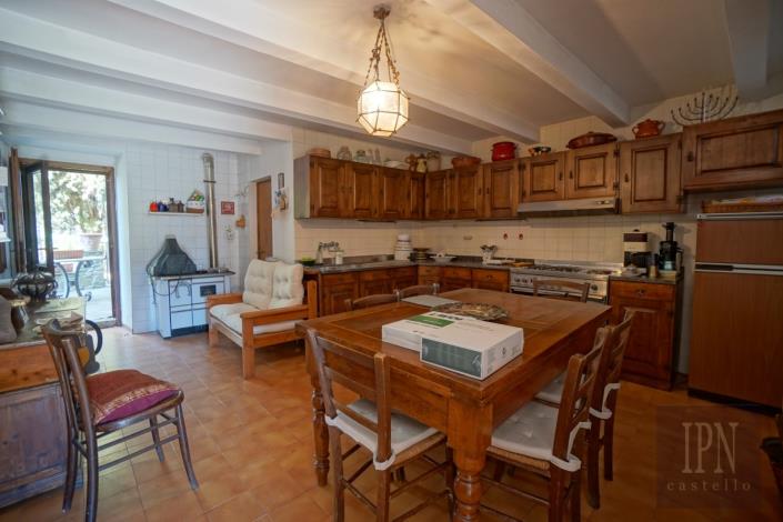 Image No.26-7 Bed Farmhouse for sale