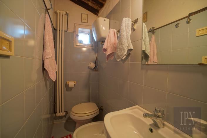 Image No.47-7 Bed Farmhouse for sale