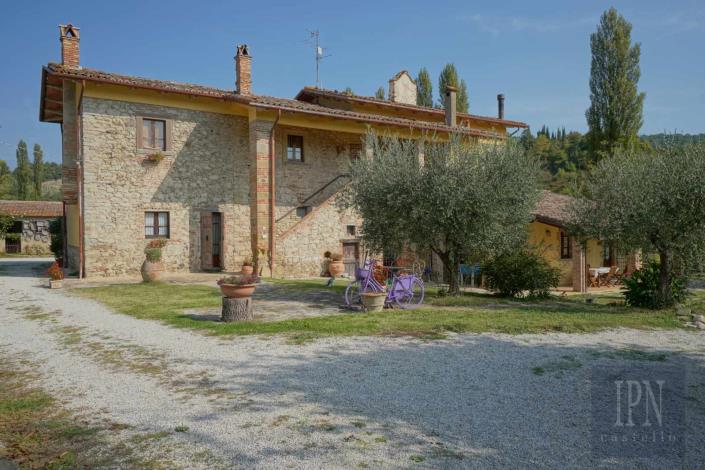 Image No.23-7 Bed Country House for sale