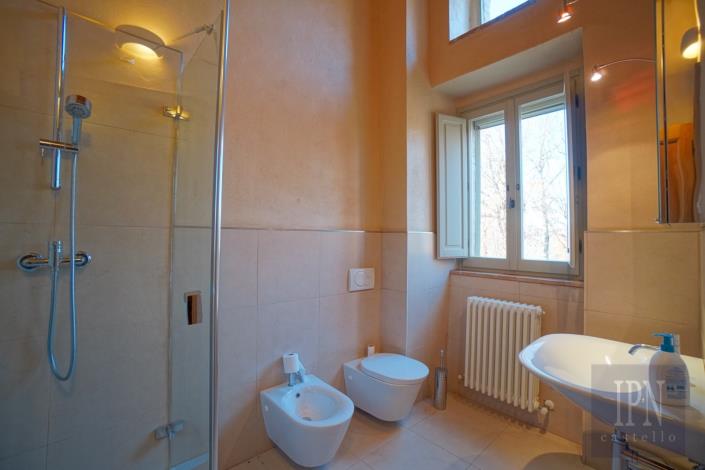 Image No.42-5 Bed Farmhouse for sale