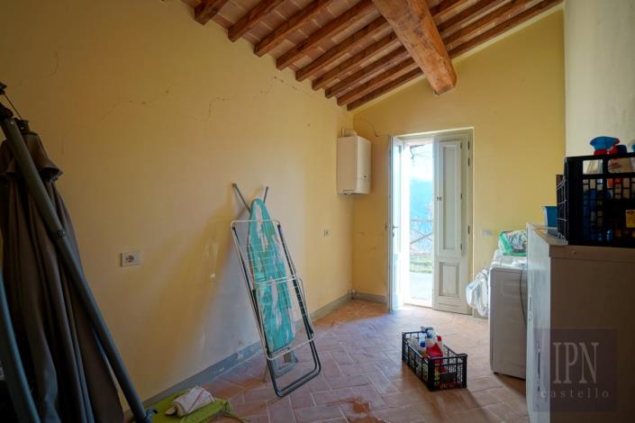 Image No.46-5 Bed Farmhouse for sale