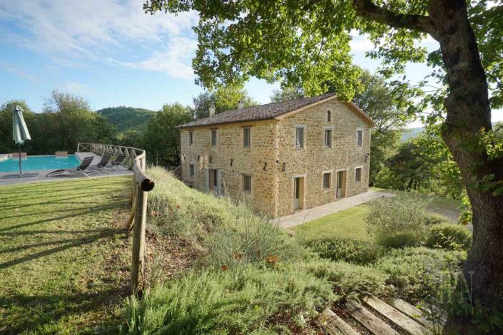 Image No.11-5 Bed Farmhouse for sale