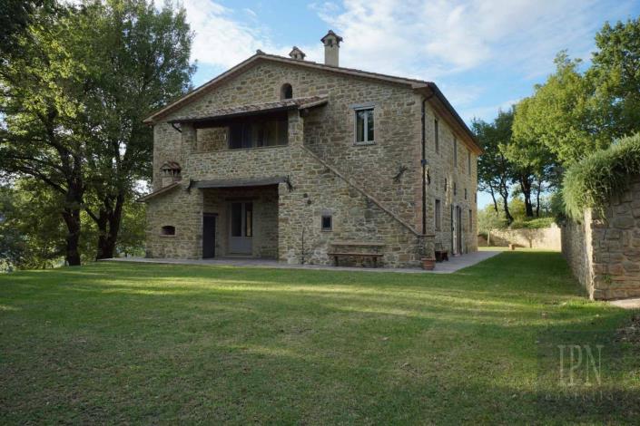 Image No.15-5 Bed Farmhouse for sale