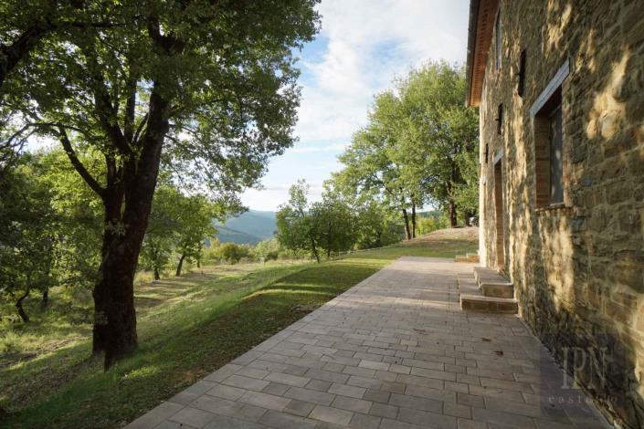 Image No.20-5 Bed Farmhouse for sale