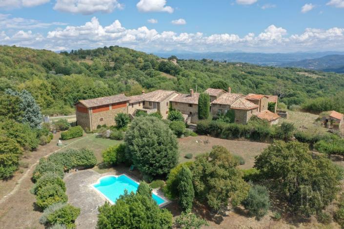 Image No.4-8 Bed Farmhouse for sale