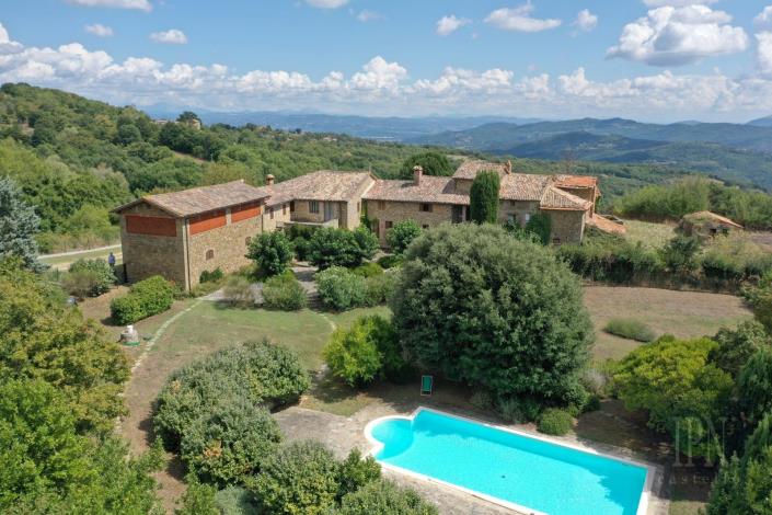 Image No.8-8 Bed Farmhouse for sale