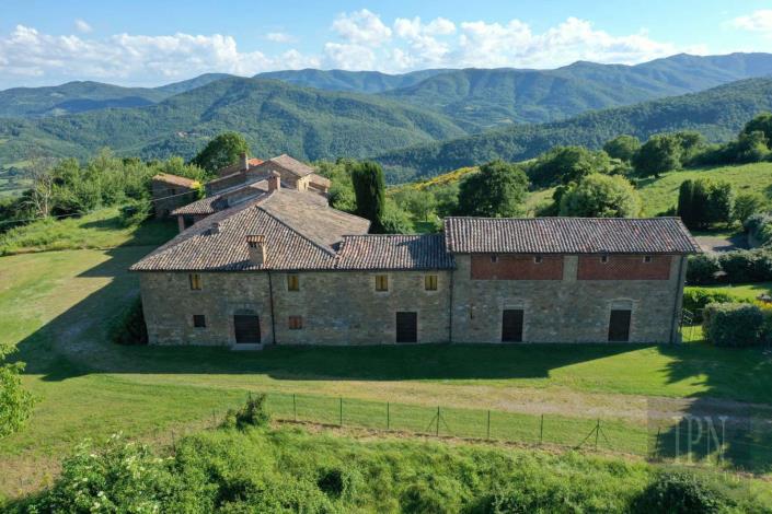 Image No.13-8 Bed Farmhouse for sale