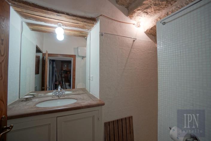 Image No.35-8 Bed Farmhouse for sale