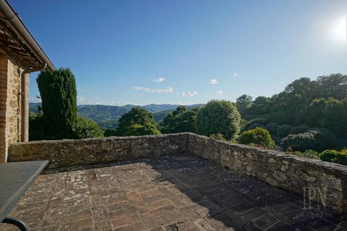 Image No.41-8 Bed Farmhouse for sale