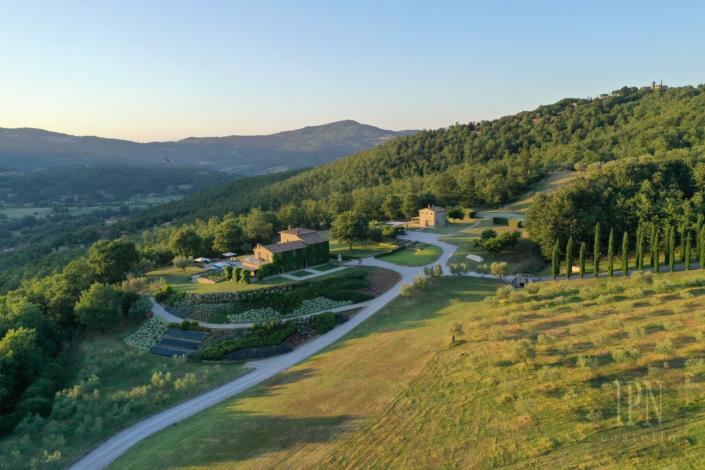 Image No.22-8 Bed Village House for sale