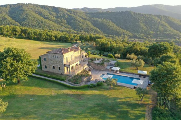 Image No.24-8 Bed Village House for sale