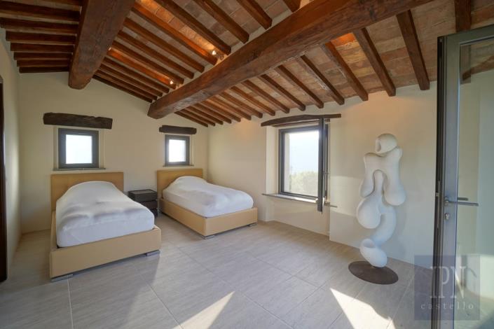 Image No.51-8 Bed Village House for sale