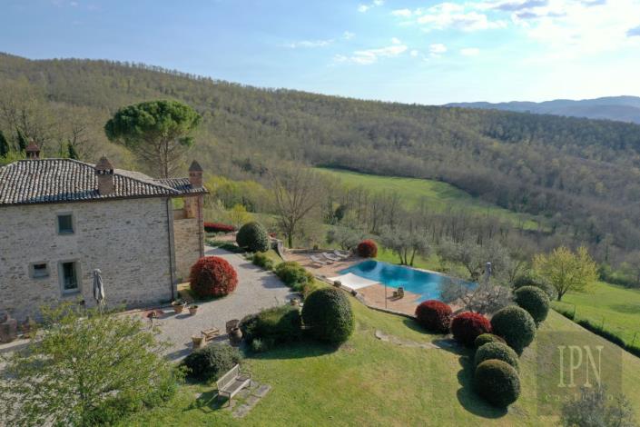 Image No.4-4 Bed Farmhouse for sale