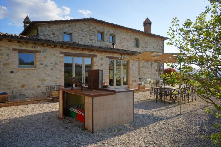 Image No.23-4 Bed Farmhouse for sale