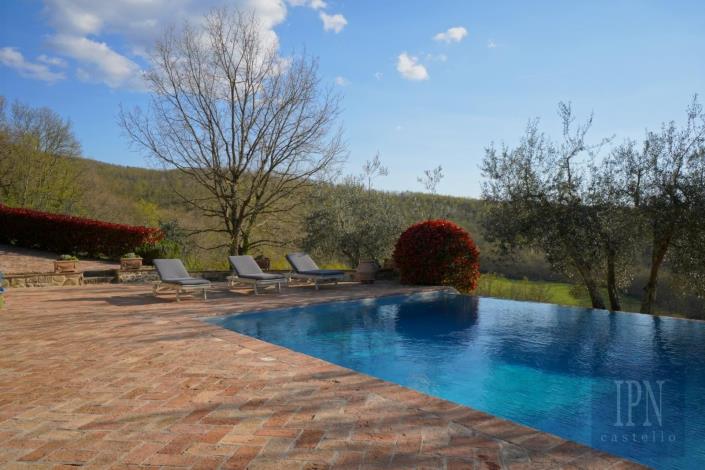 Image No.22-4 Bed Farmhouse for sale