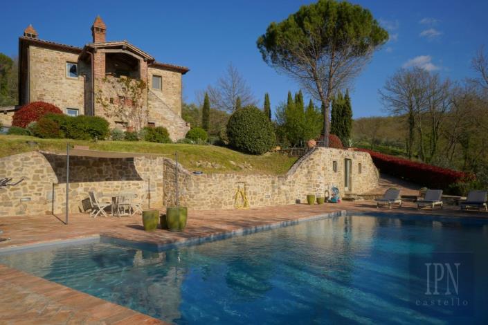 Image No.21-4 Bed Farmhouse for sale