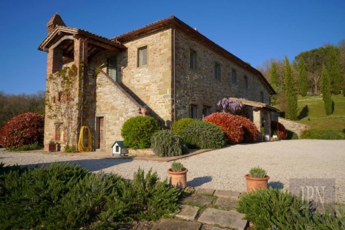 Image No.9-4 Bed Farmhouse for sale