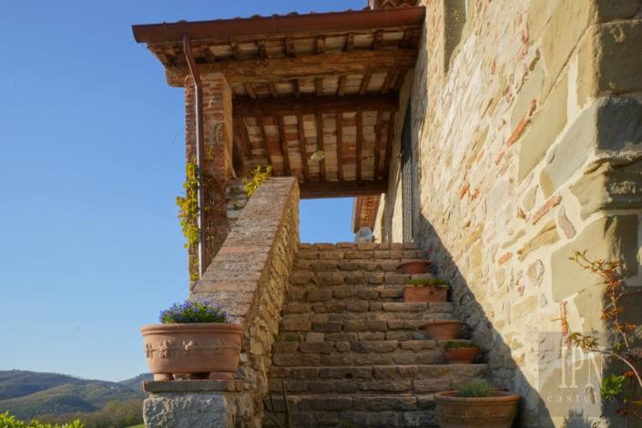 Image No.54-4 Bed Farmhouse for sale