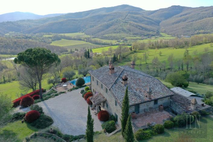 Image No.6-4 Bed Farmhouse for sale