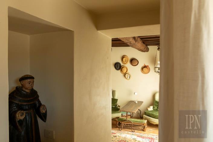 Image No.28-4 Bed Farmhouse for sale