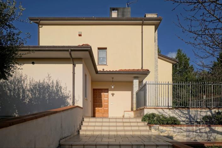 Image No.2-4 Bed Villa for sale