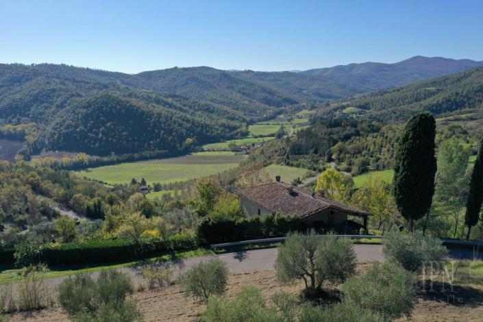 Image No.7-3 Bed Farmhouse for sale