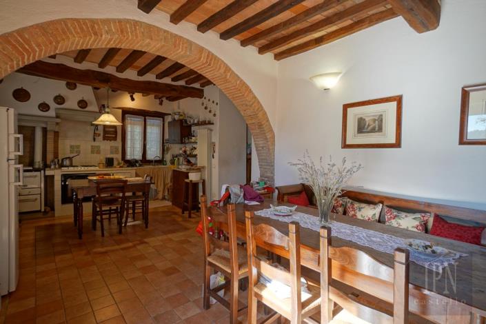 Image No.12-3 Bed Farmhouse for sale