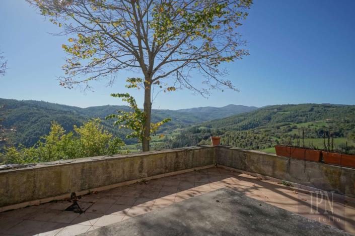 Image No.11-3 Bed Farmhouse for sale