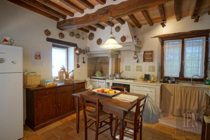 Image No.14-3 Bed Farmhouse for sale