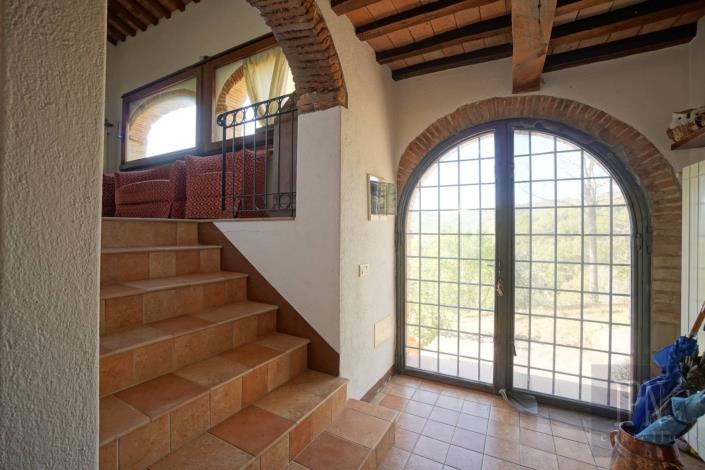 Image No.17-3 Bed Farmhouse for sale