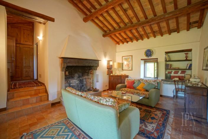 Image No.21-3 Bed Farmhouse for sale