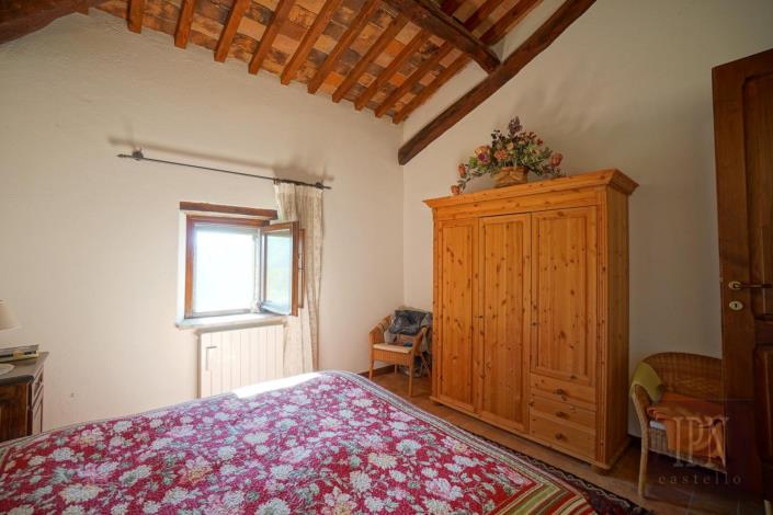 Image No.24-3 Bed Farmhouse for sale