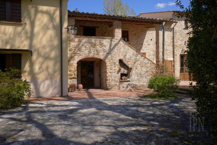 Image No.15-19 Bed Hotel for sale