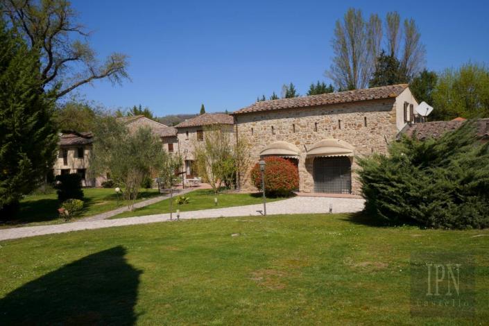 Image No.25-19 Bed Hotel for sale