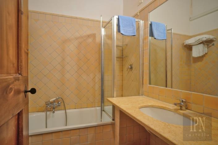 Image No.40-19 Bed Hotel for sale