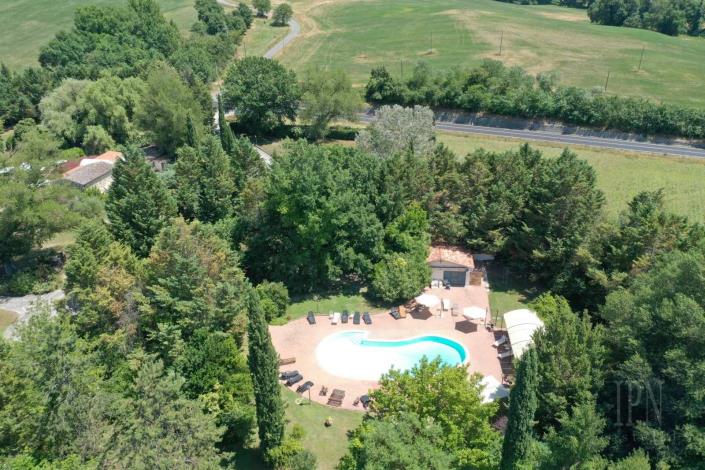 Image No.2-19 Bed Hotel for sale