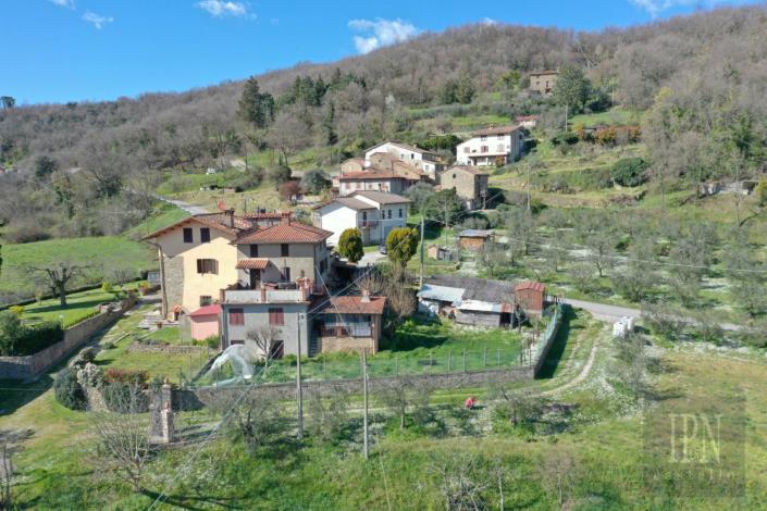 Image No.6-3 Bed Farmhouse for sale