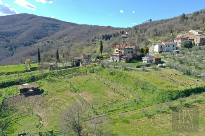 Image No.9-3 Bed Farmhouse for sale