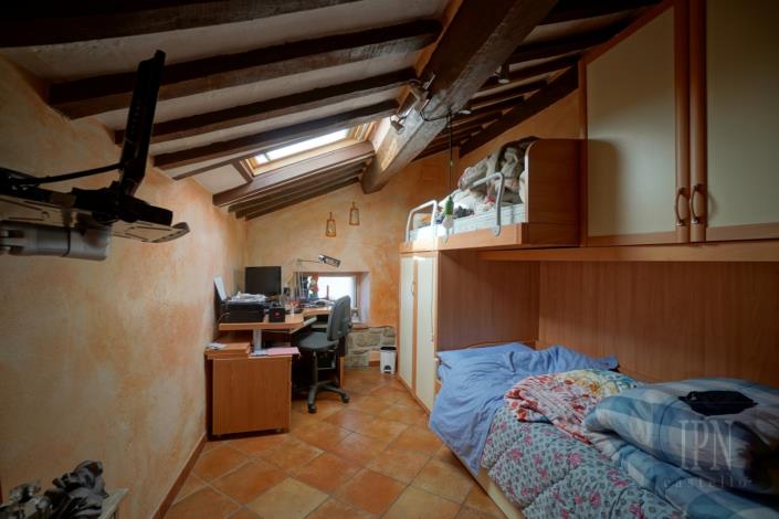 Image No.35-3 Bed Farmhouse for sale