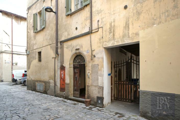 Image No.6-2 Bed Townhouse for sale