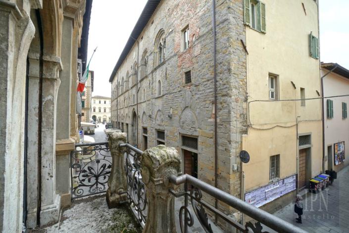 Image No.25-2 Bed Townhouse for sale