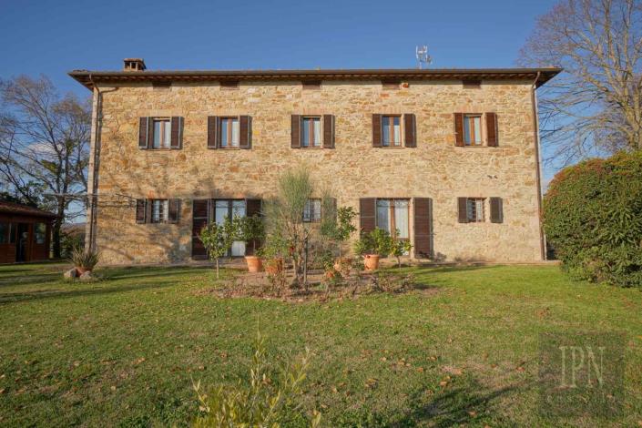 Image No.8-4 Bed Farmhouse for sale