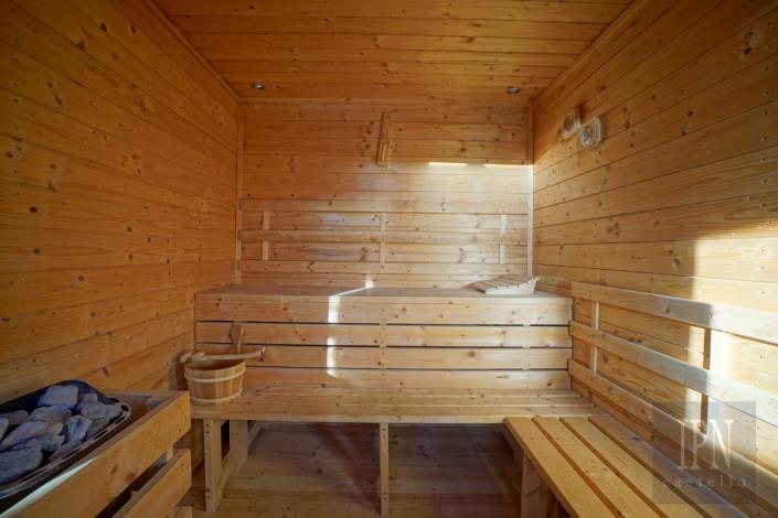 Image No.37-4 Bed Farmhouse for sale