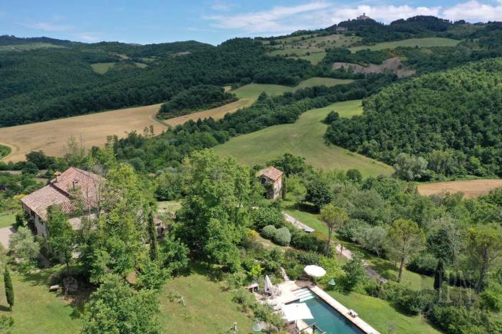 Image No.4-6 Bed Farmhouse for sale