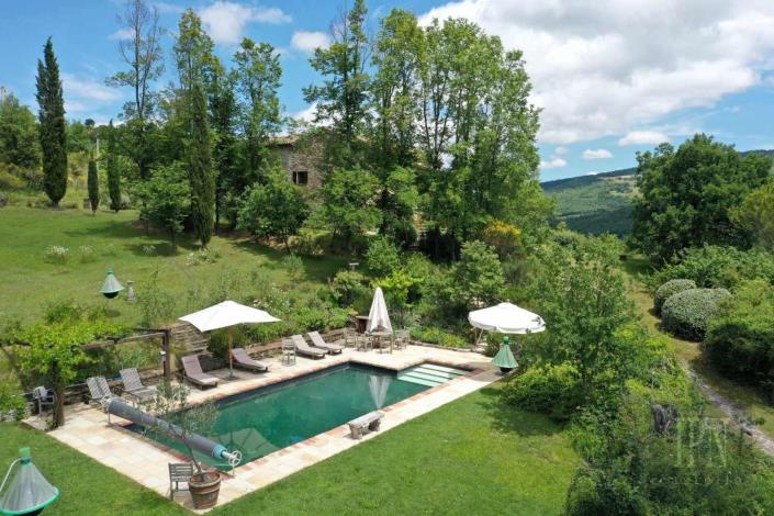 Image No.6-6 Bed Farmhouse for sale