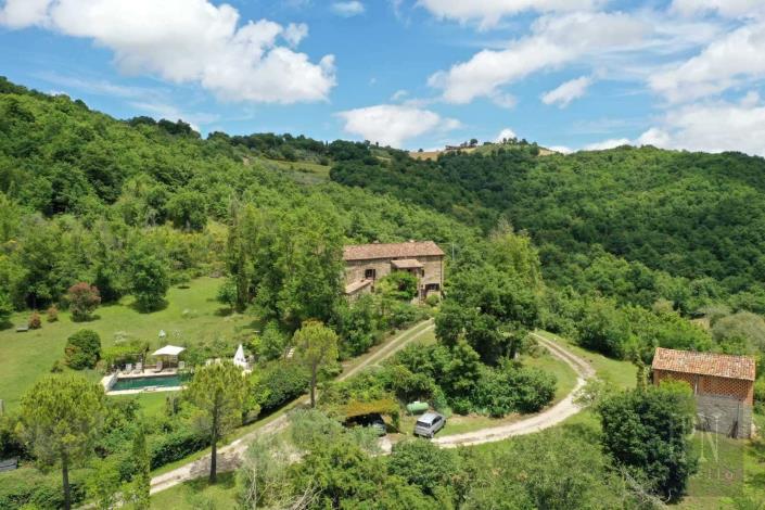 Image No.7-6 Bed Farmhouse for sale