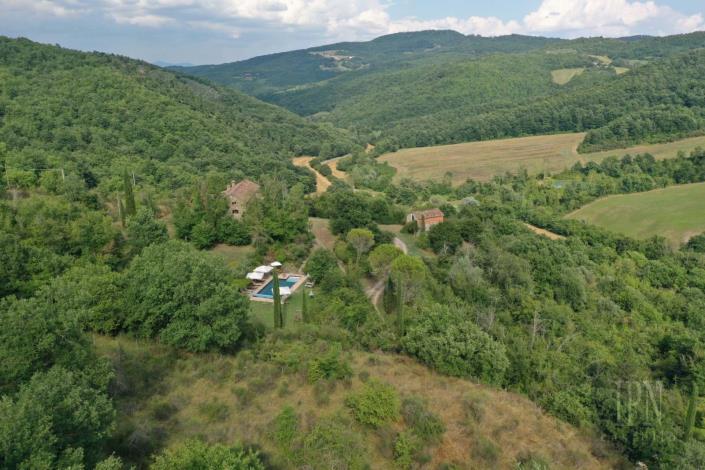 Image No.13-6 Bed Farmhouse for sale