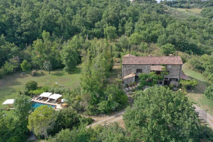 Image No.14-6 Bed Farmhouse for sale